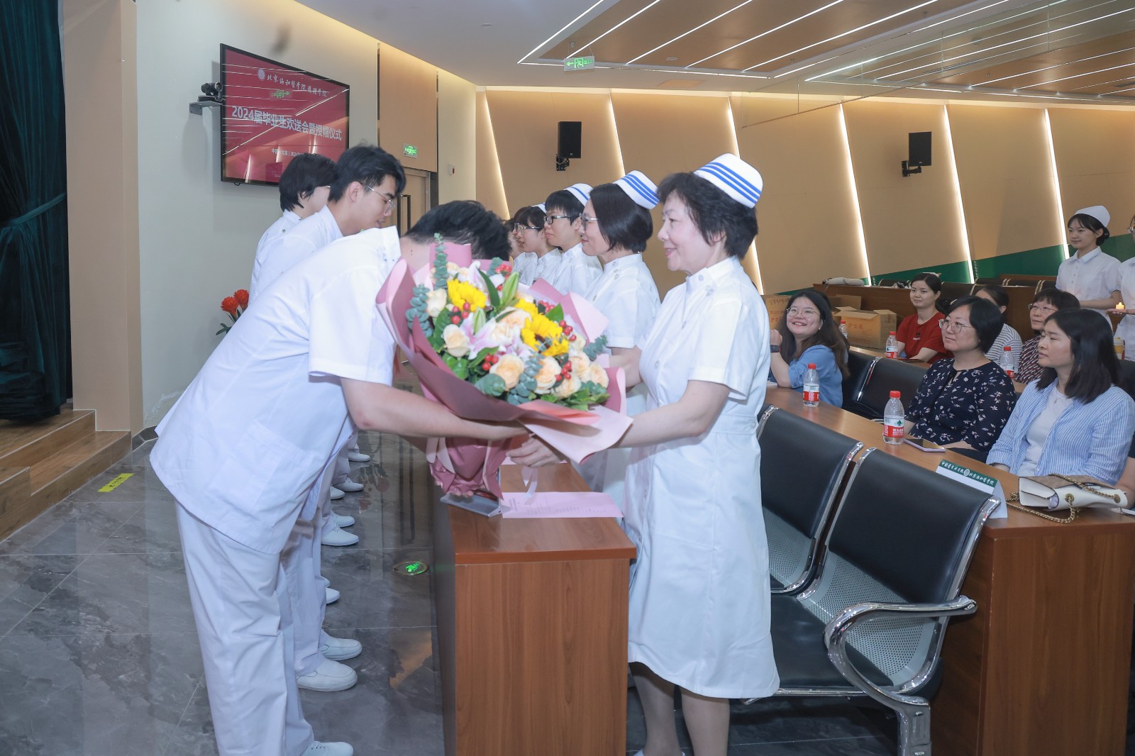 獻花2.jpg 獻花2.jpg