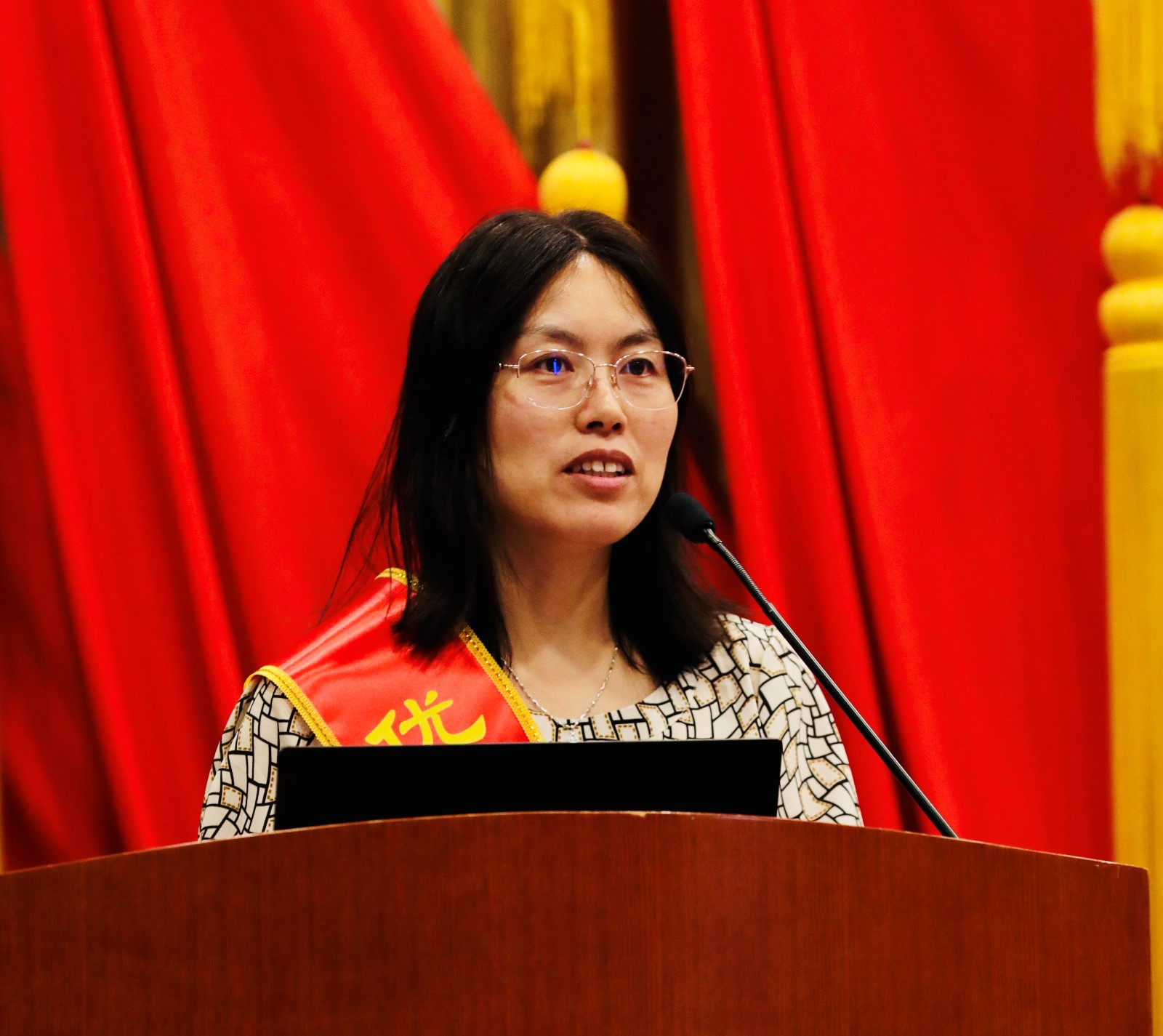 石莉紅.jpg 石莉紅.jpg