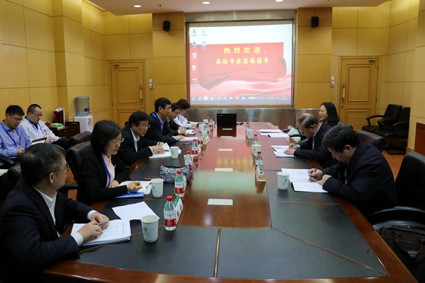 會(huì)見領(lǐng)導(dǎo)班子_副本