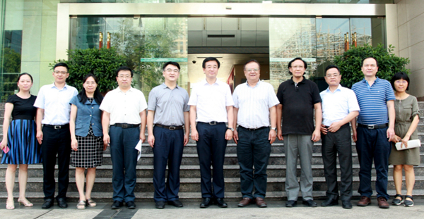 調(diào)研合影_副本